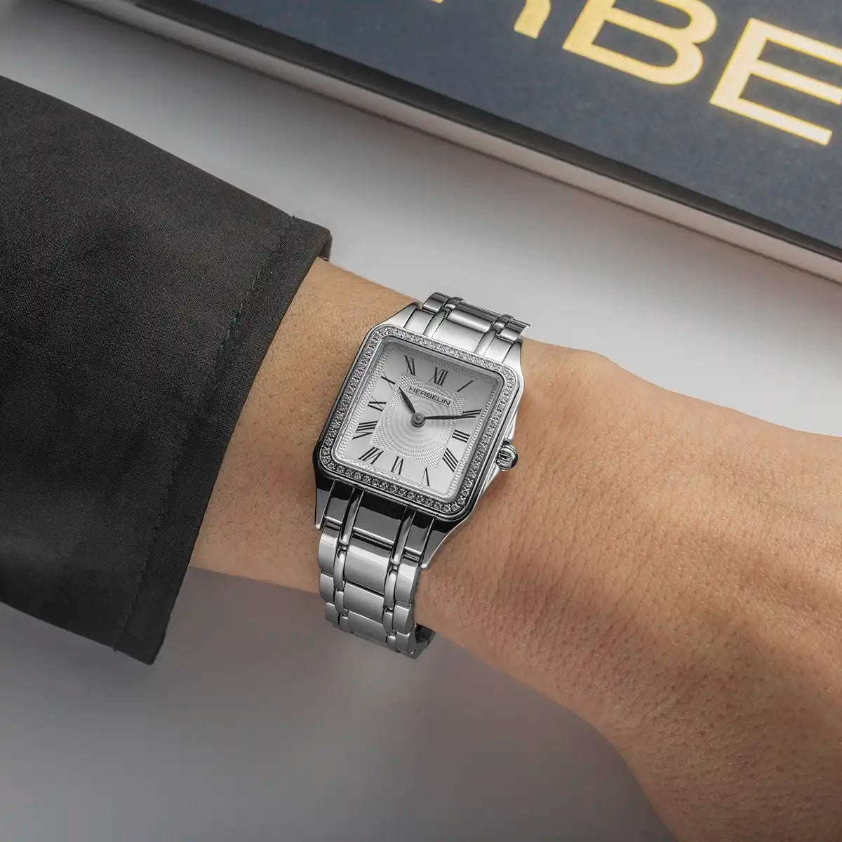 LUNA – QUARTZ – ACIER & DIAMANTS